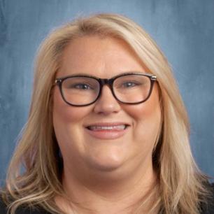 Photo of Leah Darnell  